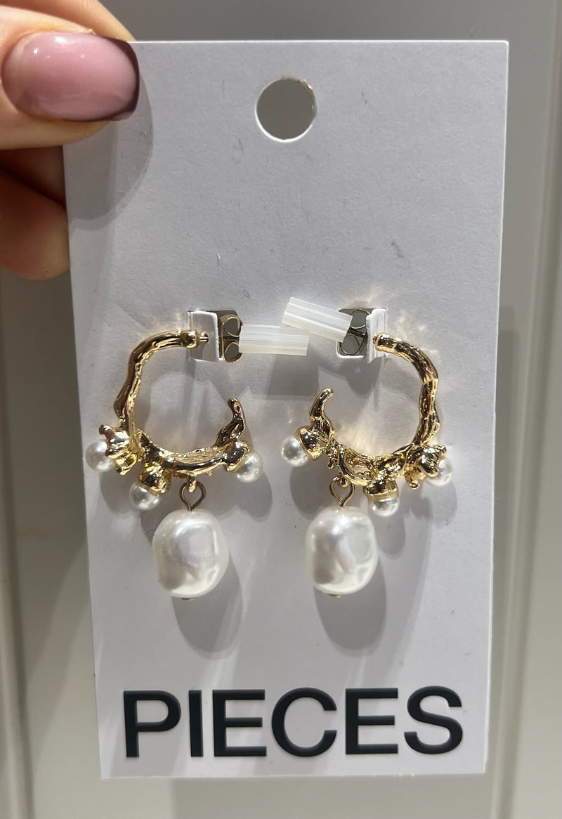 The Amanda Earrings