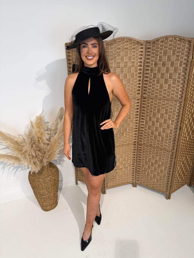 The Bella Dress Black