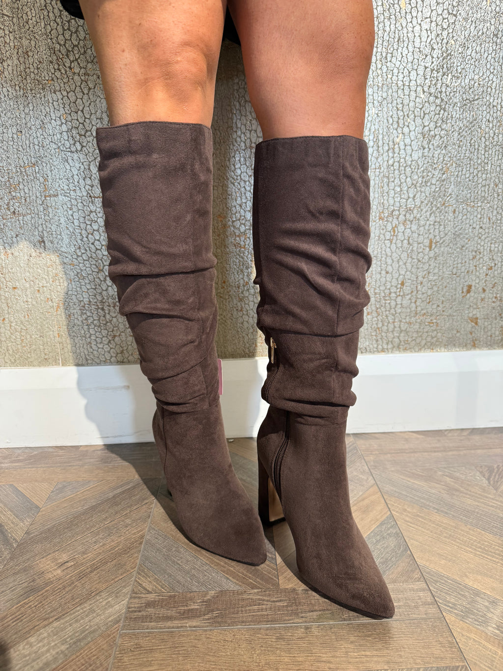 famous friends- Espresso Boots