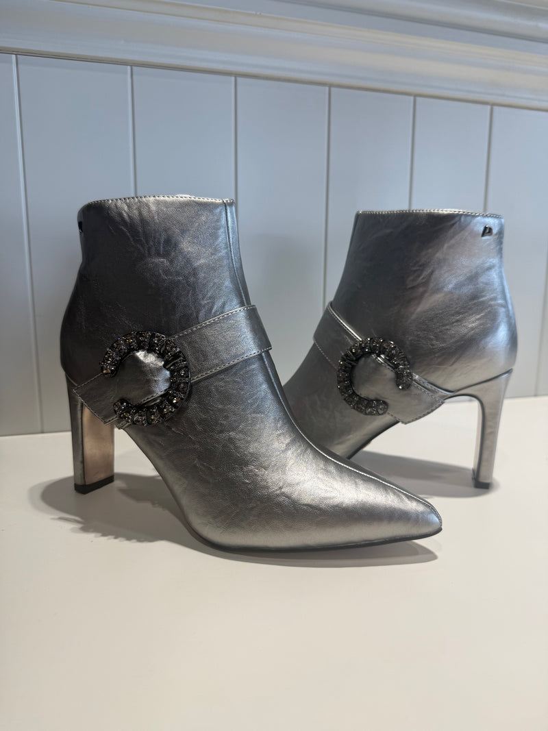 Perfect match- Illuminate boots