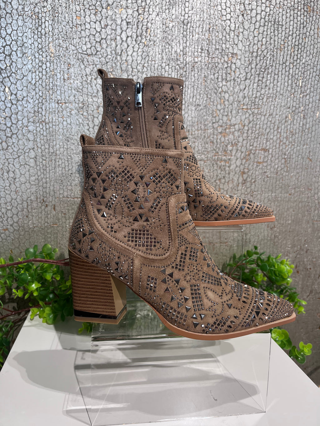 Fightless - Tuscan Jewel boots