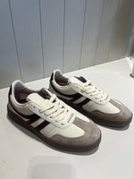 Sweet smile- Cranberry Trainers