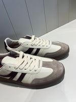 Sweet smile- Cranberry Trainers
