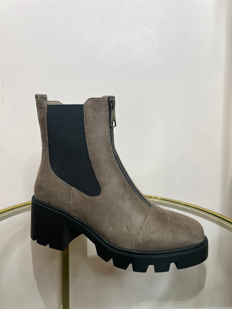 Im sorry- Earthly boots