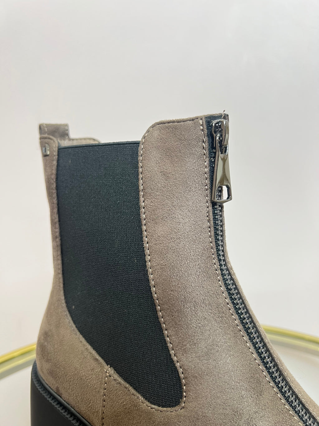 Im sorry- Earthly boots