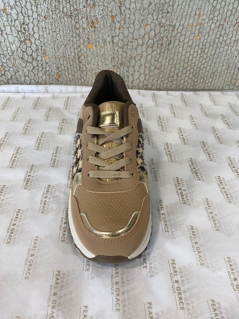 Cream trainers with dog tooth detail